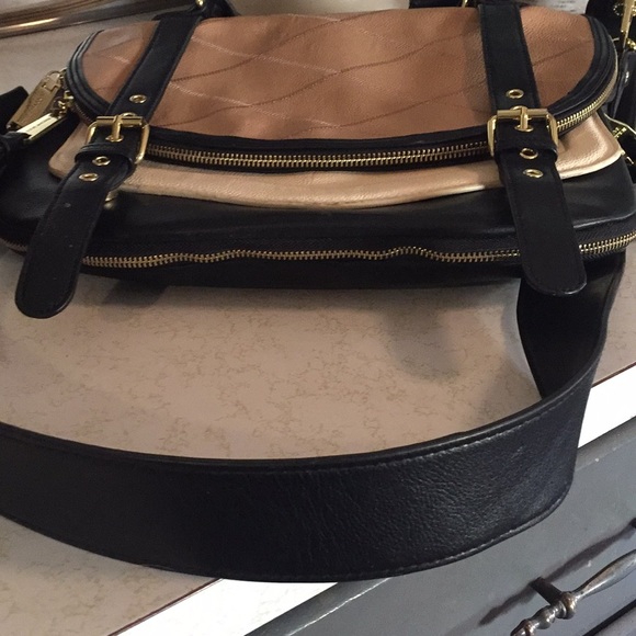 Steve Madden super versatile large crossbody! - Picture 6 of 8